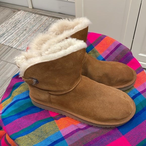 Ugs boots - Picture 2 of 4